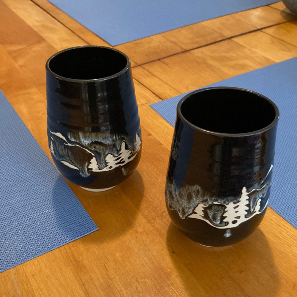 Pair of ceramic cups / mugs